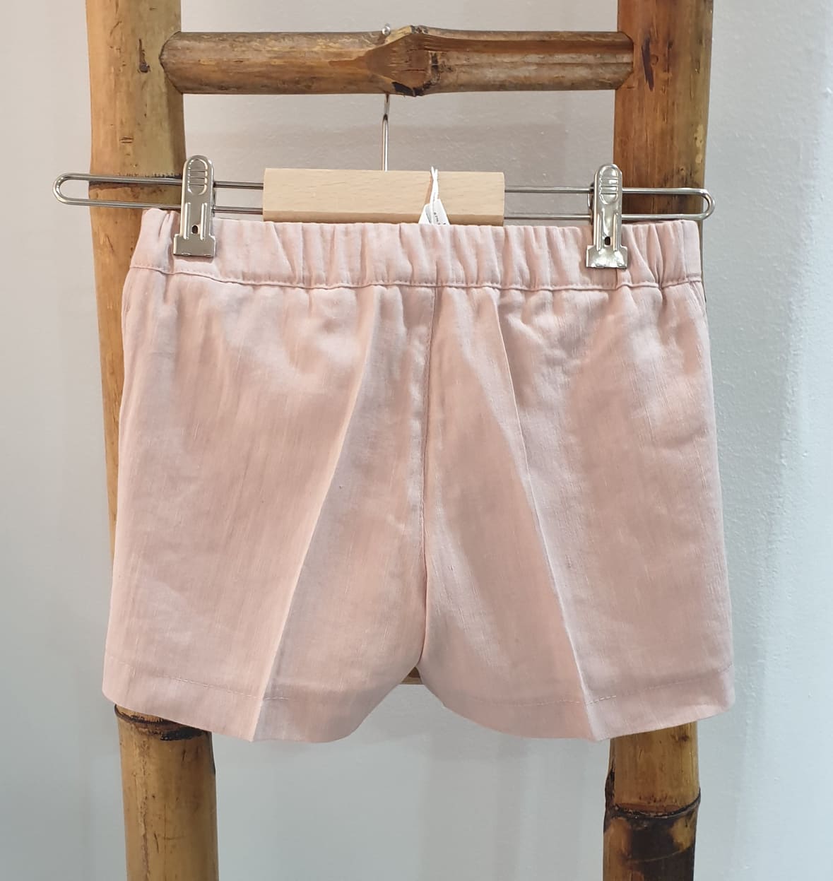 Pantalón niño corto lino R400134 Nude - Tienda moda infantil online | María