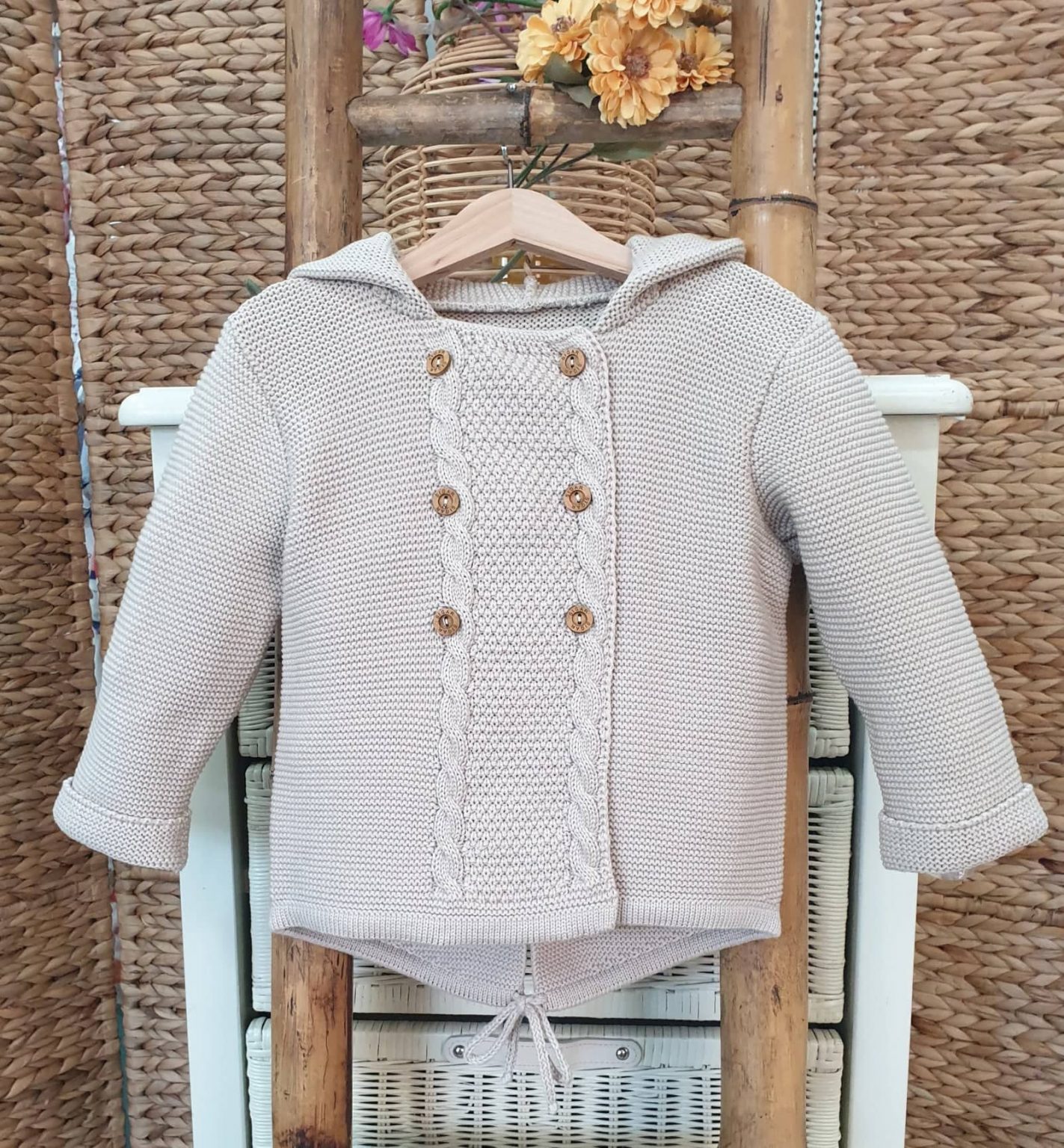 Chaqueta De Punto Para Bebé Babidu - Algodón 100%, Calado Floral, Cierre De Botones, Confeccionada En España