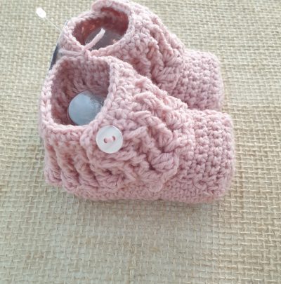 Patucos para bebés hecho a mano crochet rosa maquillaje