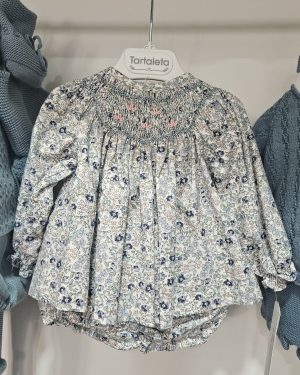 Jesusito para niña bebé bordado punto smock. Tartaleta