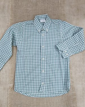 Camisa para niño cuello recto con botones verde y blanco. Pilar Batanero