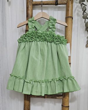 Vestido para niña color verde, espalda descubierta tirantes cruzados volantitos. Verano