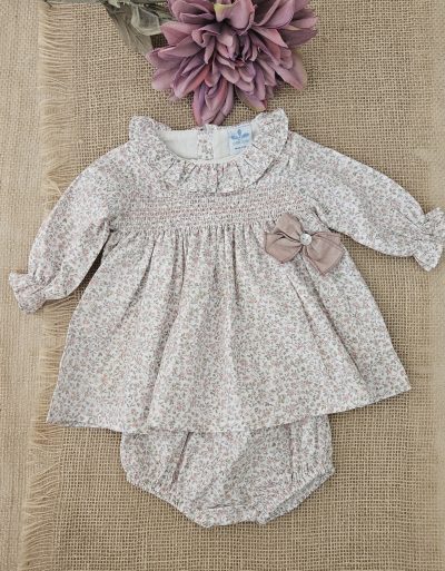Jesusito para bebé niña dos piezas liberty rosa.- Punto smock Sardon