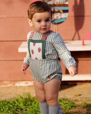Conjunto de niño José Varón estampado rayas fresas. Invierno 2025