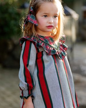 Vestido con braguitas a juego para niña rayas tejido cuadros escocés. José Varón. Invierno 2025