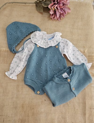 Conjunto para bebé punto peto, blusa, chaqueta, capota verde petróleo. Sardón