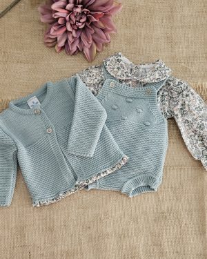 Conjunto punto tela para bebé color verde- Sardón. Invierno 2025