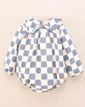 Pelele para bebé colección Damero porcelana. Invierno 2025 José Varón