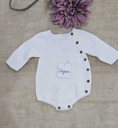 Pelele punto para bebé color blanco botones madera Sigar , Invierno 2025