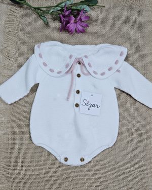 Pelele punto bobo para bebé color blanco ribete rosa maquillaje. Sigar
