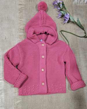 Chaqueta punto capucha con borlón color coral- Sardón