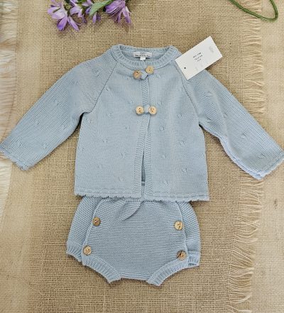 Conjunto punto bebé color nube dos piezas, chaqueta y cubrepañal .Popys