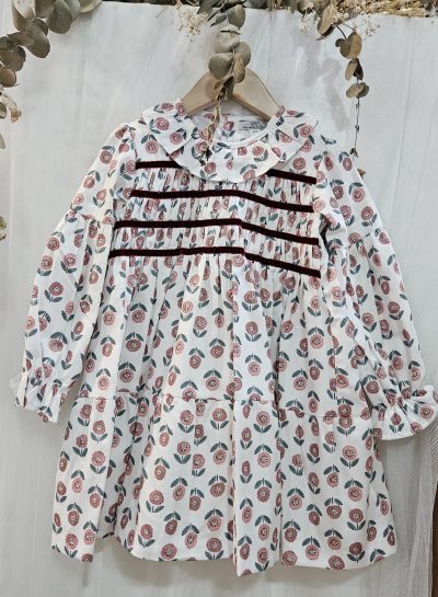 Vestido niña estampado flores rosa y burdeos. Popys
