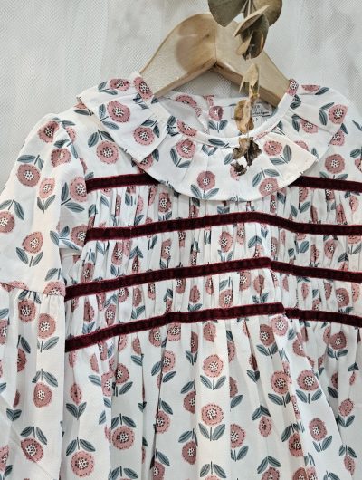 A Vestido niña estampado flores rosa R190972 - Imagen 2