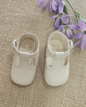 Zapatito bebé sin suela color beige pepito.