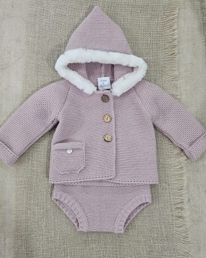 Conjunto punto para niña con trenka capucha rosa