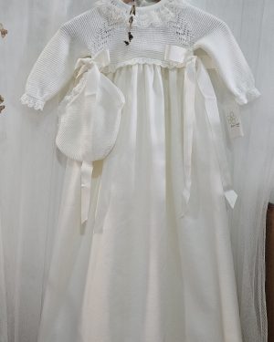 Batón largo para bebé muselina y punto crudo con capota a juego.