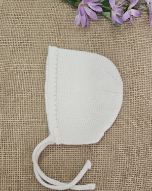 Capota punto para bebé color crudo. Artinsa