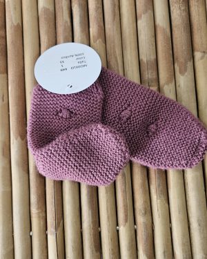 Patucos bebé color ciruela. Artinsa