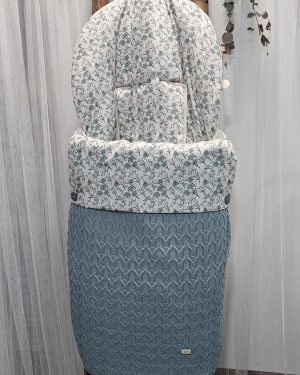 Saco silla para bebé marca Paz Rodriguez. verde salvia