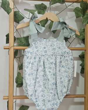 Pelele para bebé flores liberty tonos azulón y verde agua. BBZ