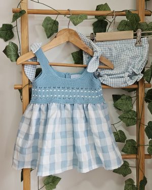 Jesusito para niña dos piezas vichy turquesa. Mac Ilusión