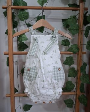 Ranita para bebé estampado conejitos combinado con vichy. Popys