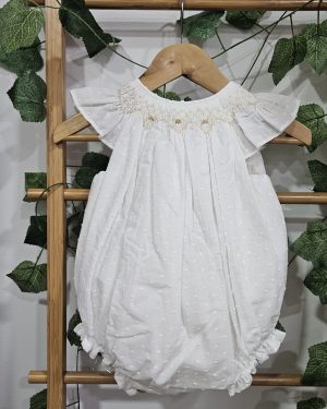 Pelele para bebé punto smock plumeti crudo arena