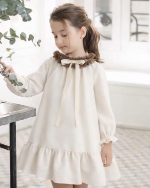 A Vestido niña Eve Children beig cuello tul camel R190991