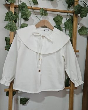 A Camisa de niña cuello grande blanco roto R130529