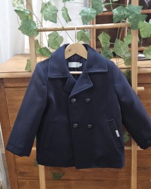 Chaqueta para niño azul marino tipo trenka lobo de mar.